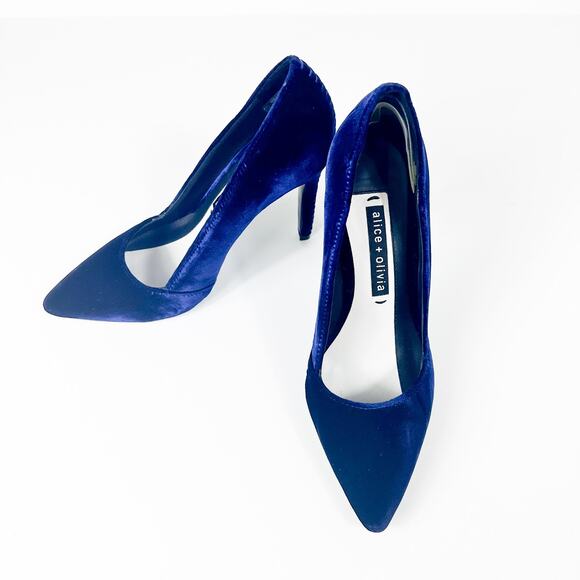 Alice & Olivia Sapphire Blue Velvet Heels Stitch Details - Picture 1 of 11